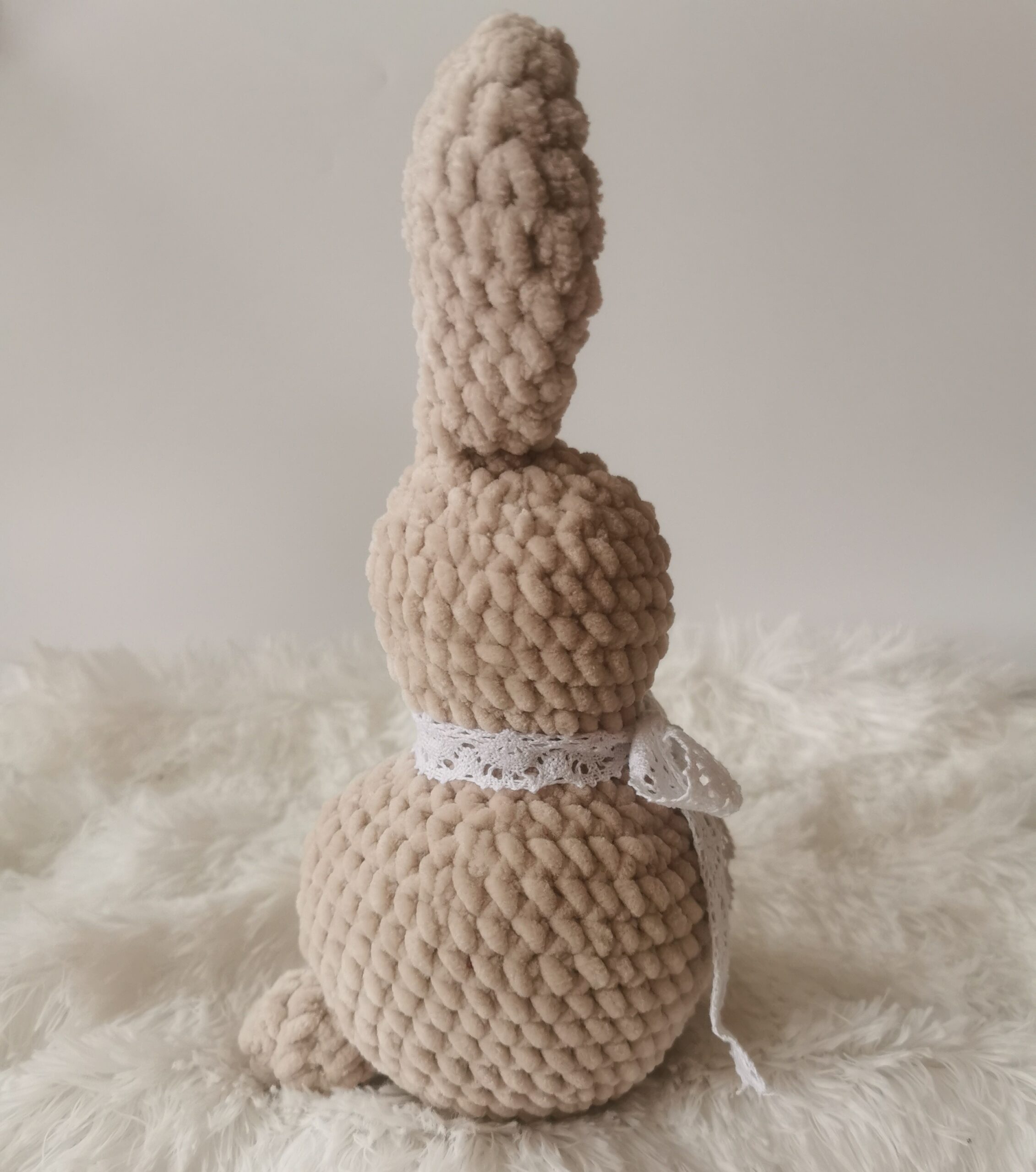 Zając wielkanocny - wzór szydełkowy - obrazek 2