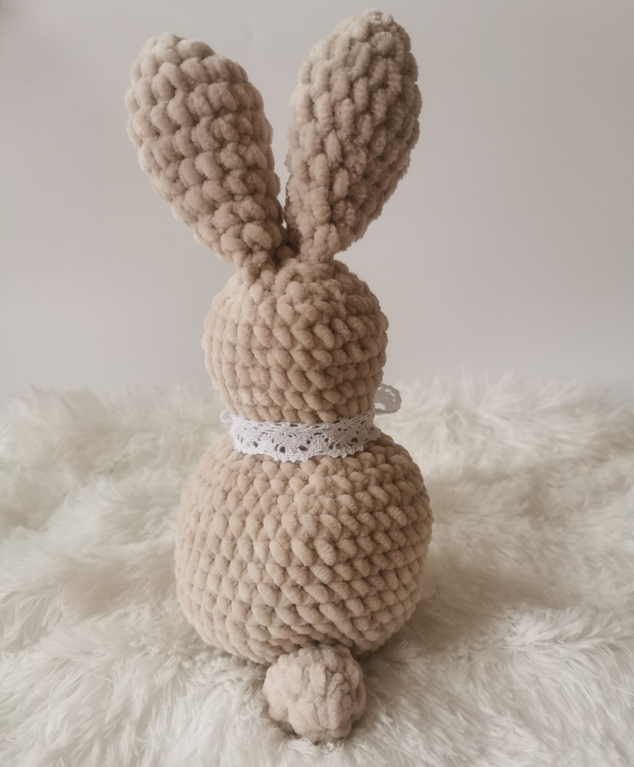 Zając wielkanocny - wzór szydełkowy - obrazek 3